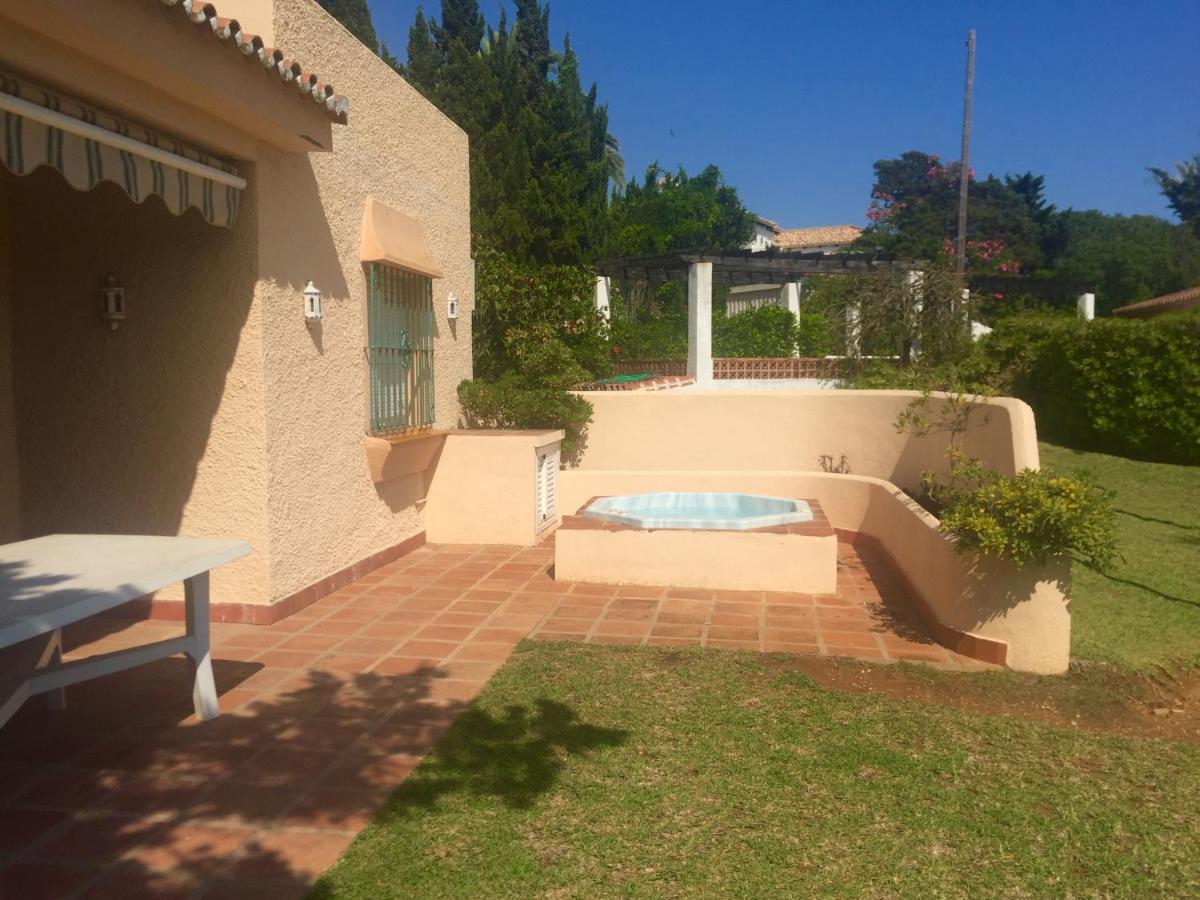 Marbesa Villas With Jacuzzi Marbella Exteriör bild