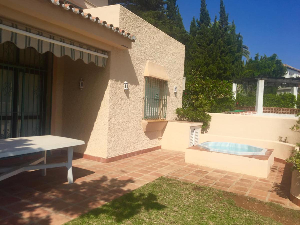 Marbesa Villas With Jacuzzi Marbella Exteriör bild